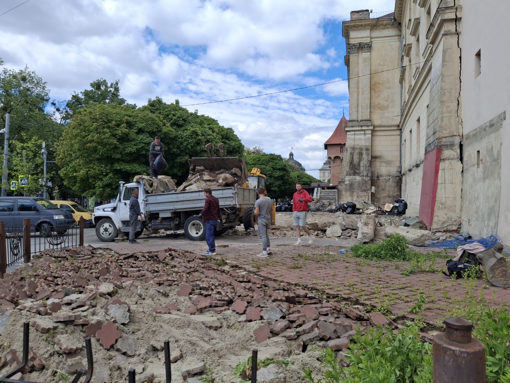 Ресторан Язиката теща у Львові демонтували