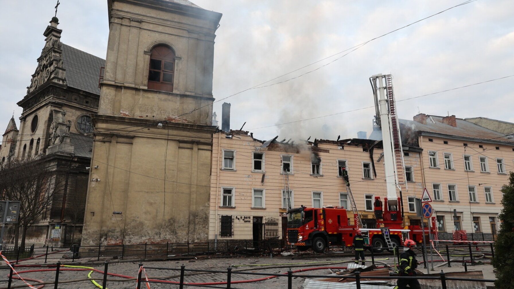 Соборна, 3