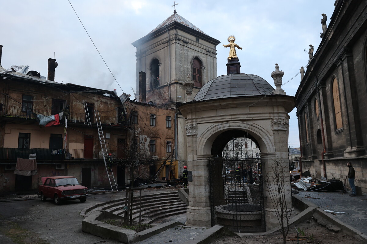 Бернардинський дворик